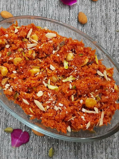 गाजर का हलवा (gajar ka halwa recipe in Hindi) रेसिपी मुख्य फोटो