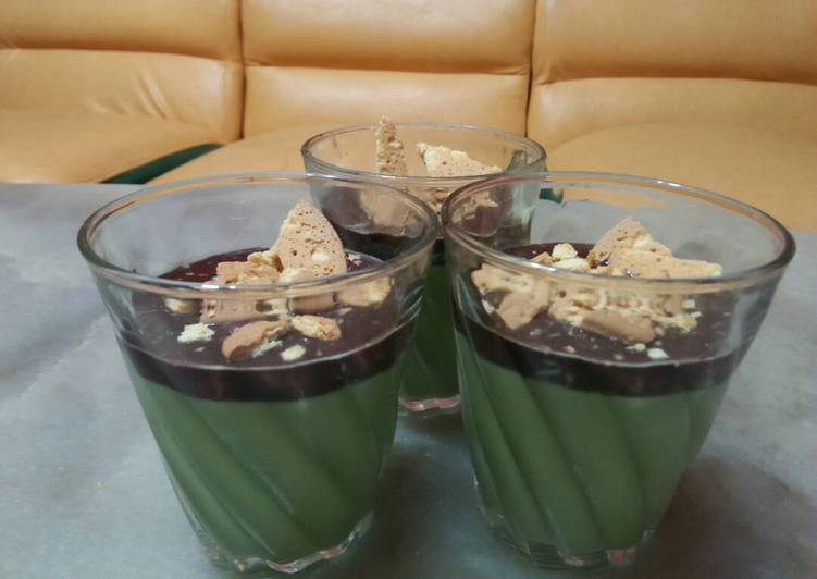 Silky greentea pudding