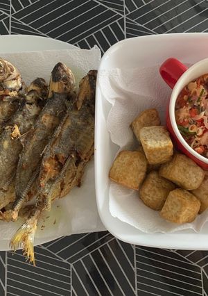 A picture of Fried Fish and Fried Tofu.