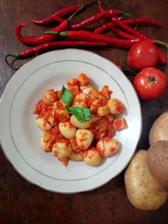 Foto resep Telur puyuh kentang balado untuk masak banyak