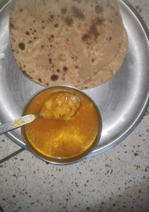 आलू टमाटर (Aloo Tamatar recipe in hindi) रेसिपी मुख्य फोटो