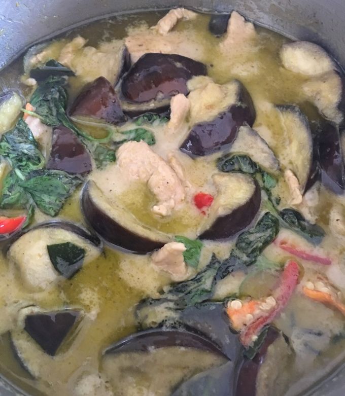 รูปของ แกงเขียวหวานไก่ ใส่มะเขือม่วง(aubergine)