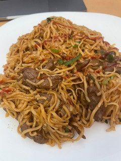 A picture of Thai Beef Noodles.