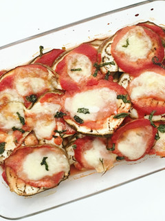 Una foto de Berenjenas al horno con mozzarella