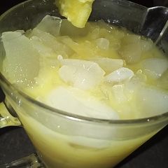 A picture of Fresh pineapple juice.