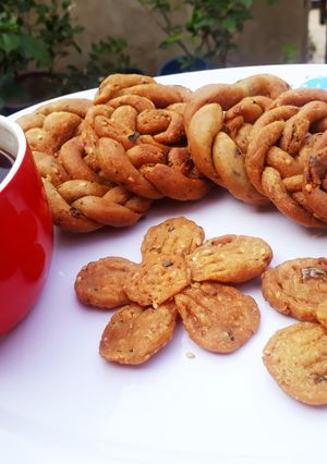 A picture of Rice Flour Khasta Namkeen.