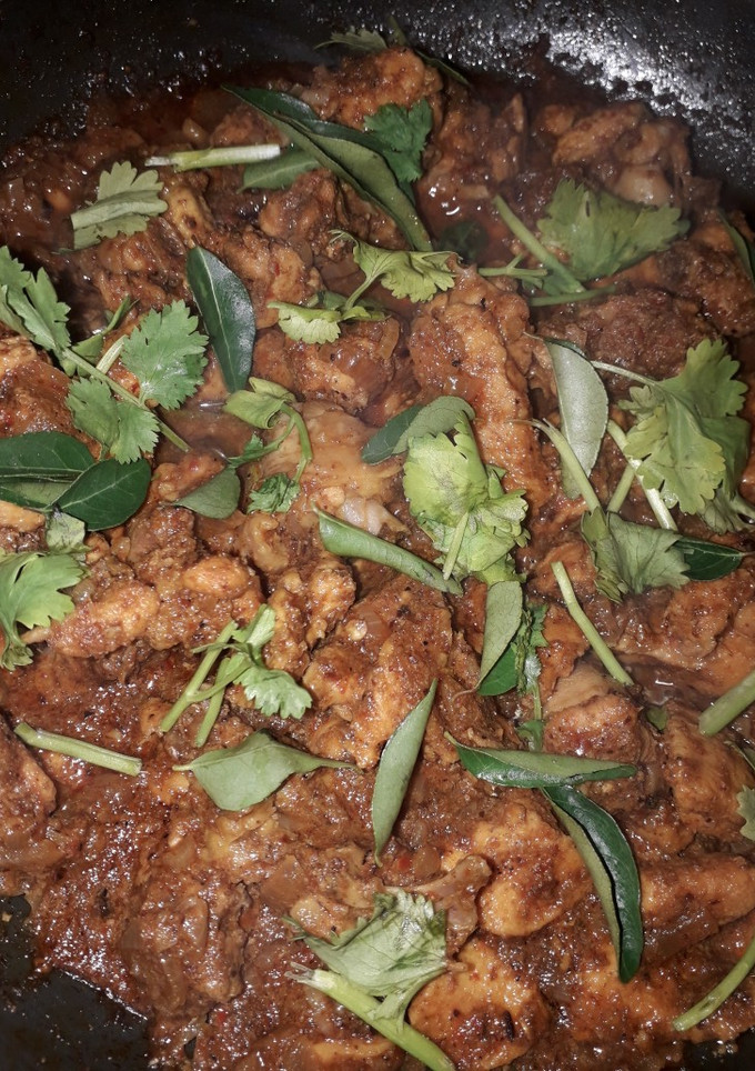 செட்டிநாடு சிக்கன் கிரேவி (Chettinadu chicken gravy recipe in tamil) செய்முறை முக்கிய புகைப்படம்