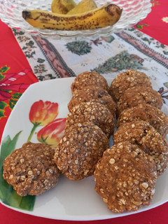 Una foto de Galletas de plátano, avena y miel sin huevos y harina !!