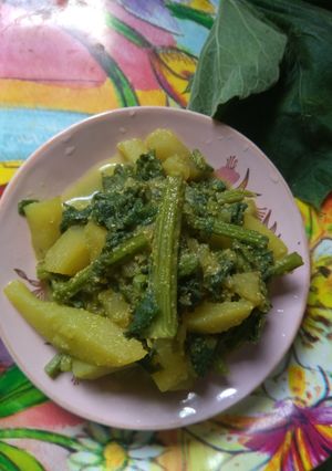 লাউ শাক আলু পোস্ত (lau shak aloo posto recipe in Bengali) রেসিপির প্রধান ছবি