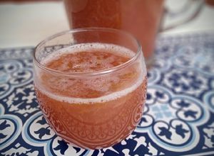 Una foto de Jugo de ciruelas cocidas