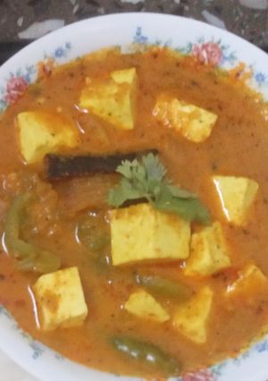 A picture of Paneer do pyaaza.