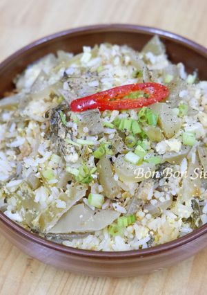 Hình của món Cơm Chiên Trứng Cải Chua.