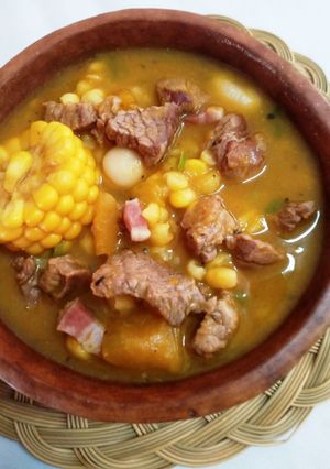 Una foto de Huaschalocro (locro salteño)
