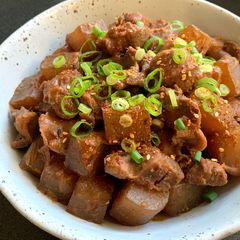 A picture of Chicken Gizzards & Konnyaku (Konjac) with Sweet Miso Sauce.