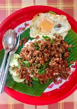 รูปของ ผัดกะเพราเนื้อสับ+ไข่ดาวไม่สุก