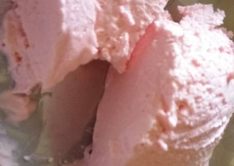 Strawberry ice cream