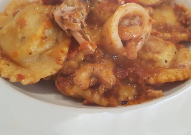 Tortelloni con ripieno di pesce e patate