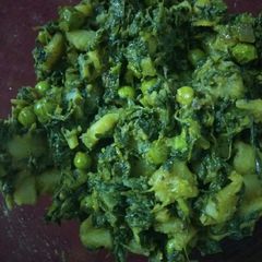 A picture of Mathi Aaloo Matter ki Sabji.