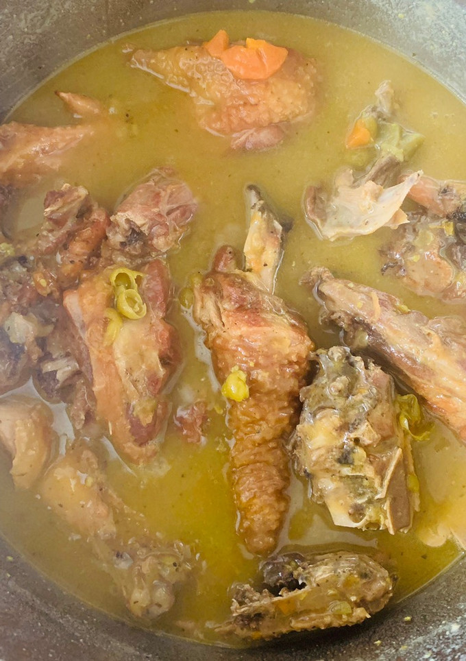 Una foto de Pollo corral en salsa