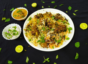 A picture of Hyderabadi Mutton Biryani.