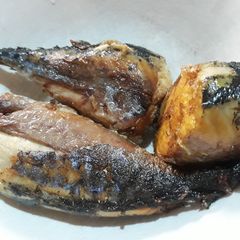 A picture of Fried fish.