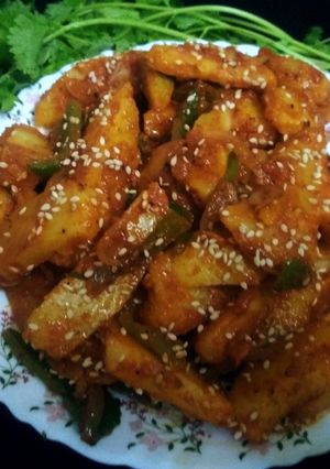 ડ્રેગન પોટેટો (Dragon Potato Recipe In Gujarati) રેસીપી મુખ્ય ફોટો