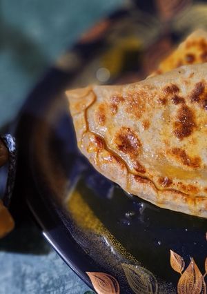 गुड़ का पराठा / सिंधी बिट्टो लोलो(gud ka paratha Sindhi Bitto Lolo recipe in hindi) रेसिपी मुख्य फोटो