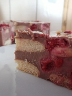 Puding torta málnával recept fotója