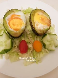 Baked Egg in Avocado ainihin hoton girkin