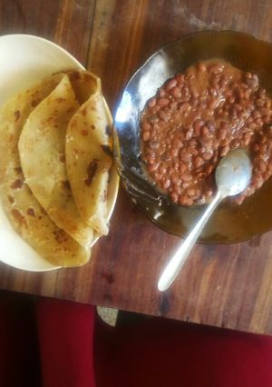 A picture of Chapati served with coconut beans# authormarathon#.