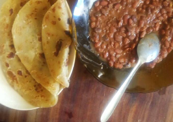 Chapati served with coconut beans# authormarathon#