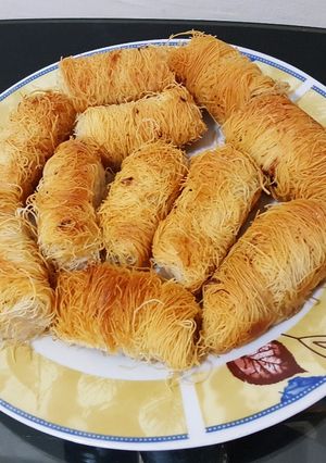 A picture of Rolled Kunafa with Nuts.