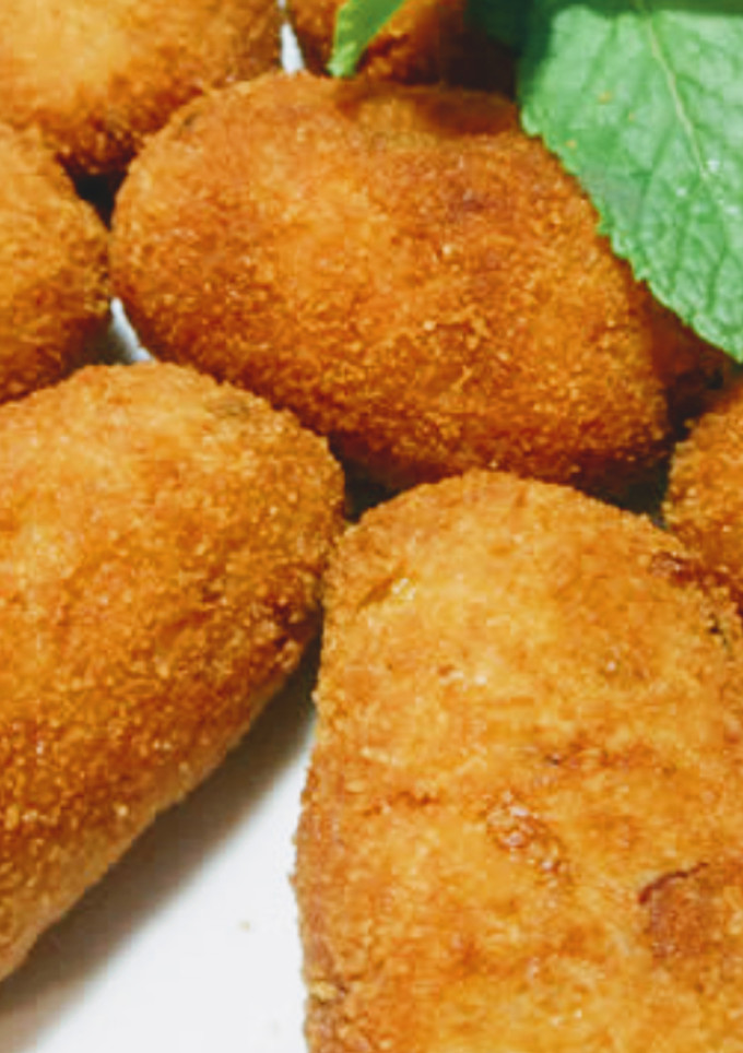 Una foto de Croquetas de papas🥔 y pescado🐟