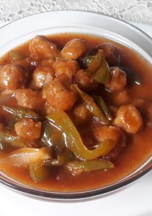 A picture of French bean and soya nuggets curry.