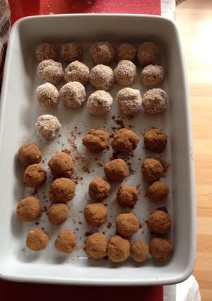 Una foto de Cocadas de manjar y/o chocolate