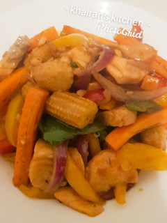 Teriyaki salmon stir fry ainihin hoton girkin