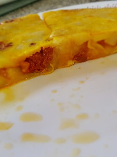 Una foto de Tortilla de patata con chorizo fácil