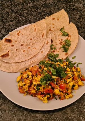 A picture of Fulka with paneer bhurji.