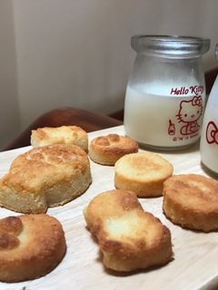 Hình của món Bánh hạnh nhân hột gà phô mai cho bé ăn dặm.
