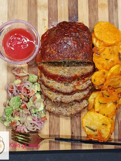 A picture of Delish meat loaf.