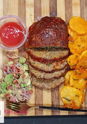 A picture of Delish meat loaf.
