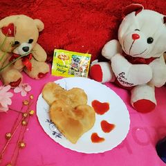 A picture of Heart shaped pizza McPuff.
