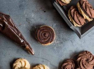 Una foto de Rosas de galleta de chocolate