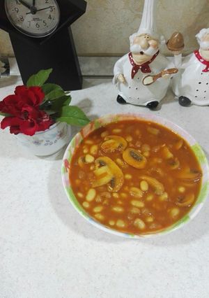 عکسی از دستور خوراک لوبیا سفید با قارچ