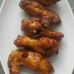 A picture of Sayap Ayam Saus BBQ + Spaghetti Instan Masak Air Fryer.