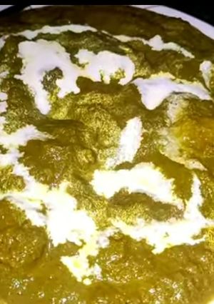 A picture of Aloo Palak.