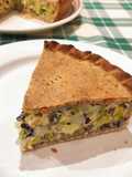 Torta salata con zucchine trombetta patate e riso venere