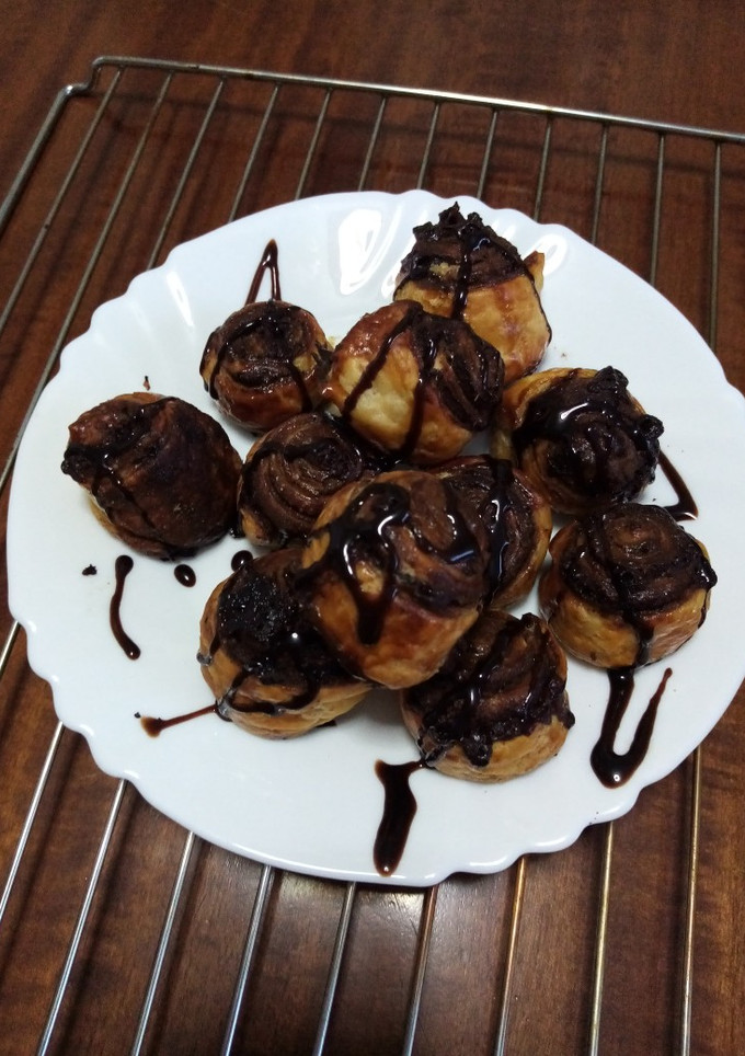 Una foto de Rollitos de hojaldre con cacao y canela