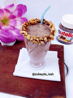 A picture of Nutella shake.