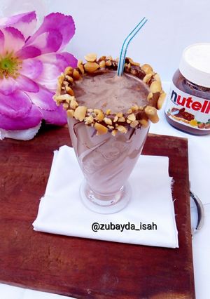 A picture of Nutella shake.